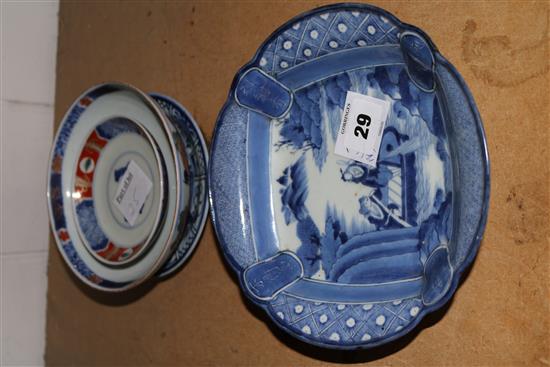2 x blue and white Japanese dishes, 2 x Japanese polychrome dishes, both 18th century
